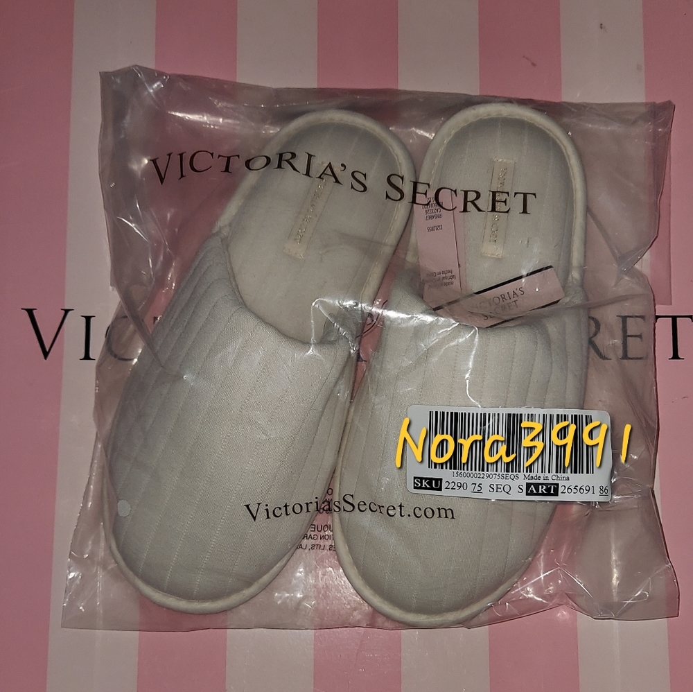 Victoria secret Slide size Medium NWT - Picture 2 of 8